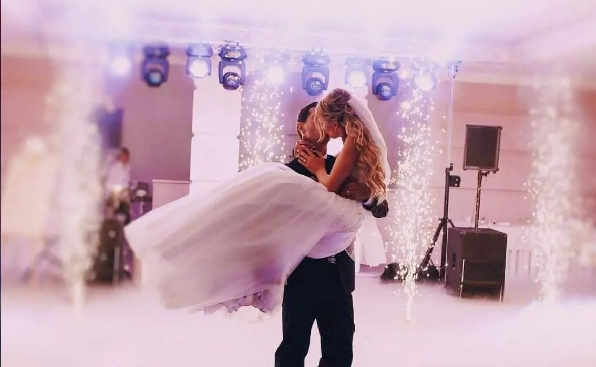 What Does the First Dance at a Wedding Symbolize?
